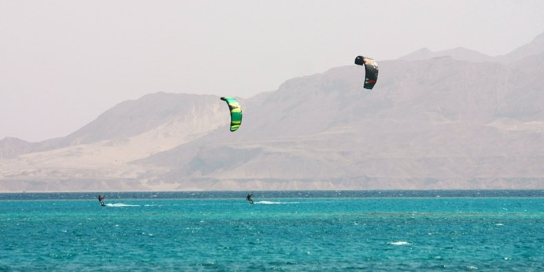 kitesurfing in paracas