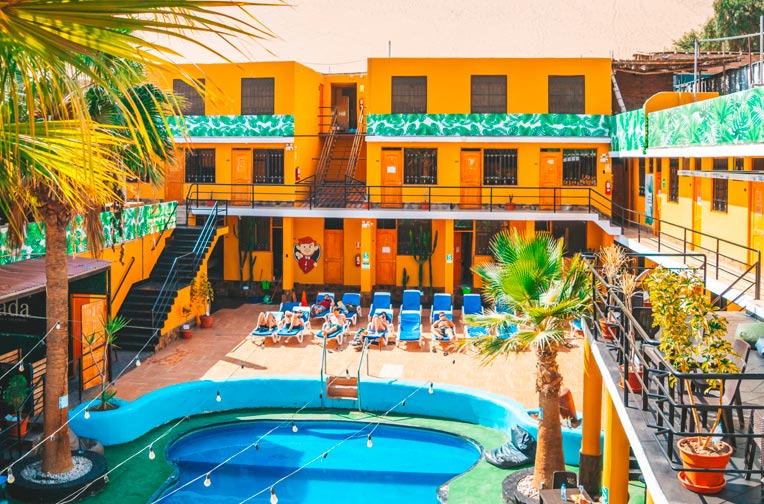 hostel huacachina turismo